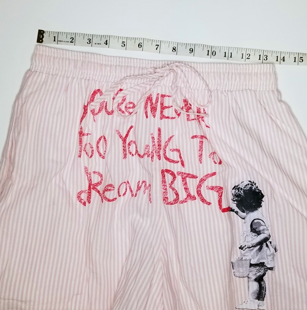 GUESS X BRANDALISED BANKSY COLAB Dream Big Stripe Shorts - Picture 9 of 14